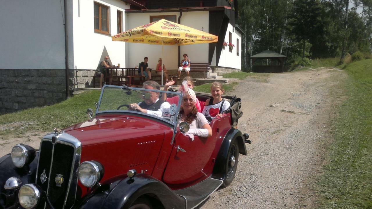 Penzion Jizerka Jablonec nad Nisou Esterno foto